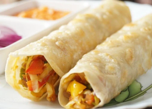 TANDOORI ALOO ROLL