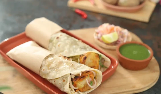 SPECIAL TANDOORI ALOO ROLL
