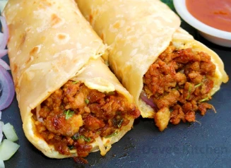 CHICKEN KEEMA ROLL